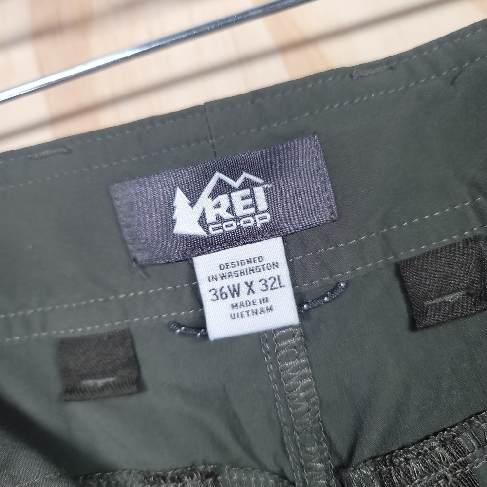 REI Co-op Sahara Cargo Hiking Pants Mens 36x32 Olive Green Roll Up Leg Stretch - Picture 15 of 16